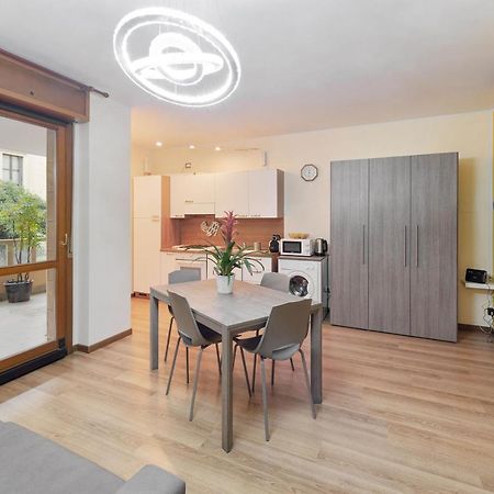 Best Way Rent - Appartamento Con Terrazzo Zona Sempione Milão Exterior foto