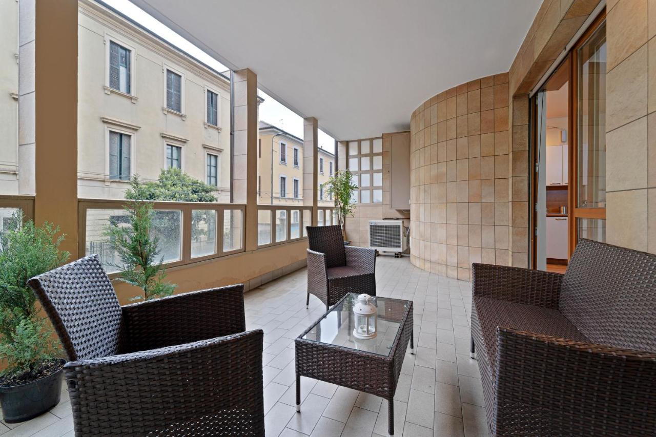 Best Way Rent - Appartamento Con Terrazzo Zona Sempione Milão Exterior foto